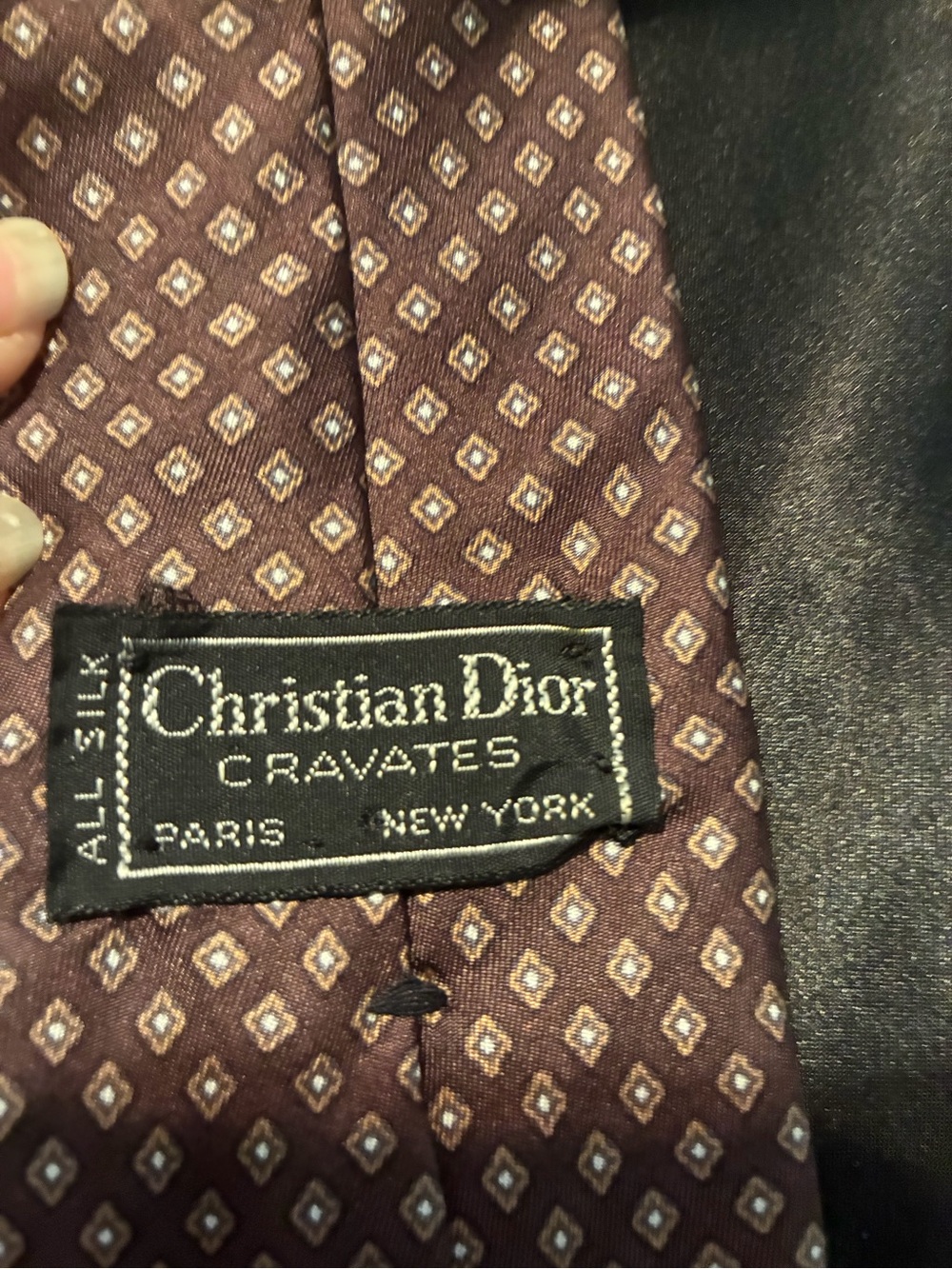 Dior Brown Silk Tie with Gold Diamond Motif - Picture 4 of 7